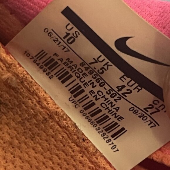 Women’s Size 10 Nike Air max Running Shoes - Picture 5 of 6